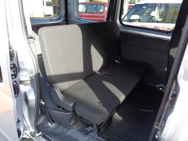 ハイゼットカーゴ ＤＸ　サポカーＳワイド適合　ラジオ　エアコン　アクセサリーソケット　コーナーセンサー　アイドリングストップ　光軸調整ダイヤル　横滑り防止機能　誤発進抑制機能　パワーウインドウ　キーレス（19枚目）
