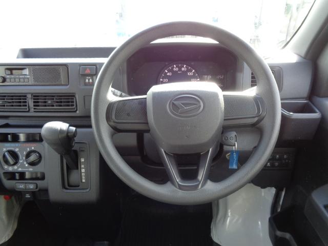 ハイゼットカーゴ ＤＸ　サポカーＳワイド適合　ラジオ　エアコン　アクセサリーソケット　コーナーセンサー　アイドリングストップ　光軸調整ダイヤル　横滑り防止機能　誤発進抑制機能　パワーウインドウ　キーレス（14枚目）