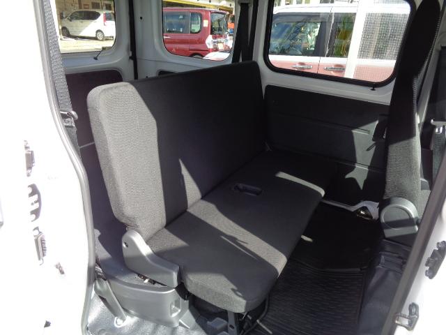 ハイゼットカーゴ ＤＸ　サポカーＳワイド適合　ラジオ　エアコン　アクセサリーソケット　コーナーセンサー　アイドリングストップ　光軸調整ダイヤル　横滑り防止機能　誤発進抑制機能　パワーウインドウ　キーレス（19枚目）