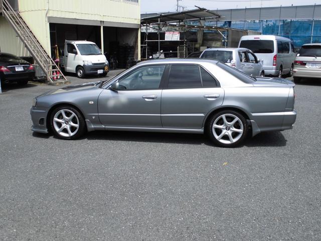 NISSAN SKYLINE 25GT TURBO | 2001 | SILVER M | 48235 km