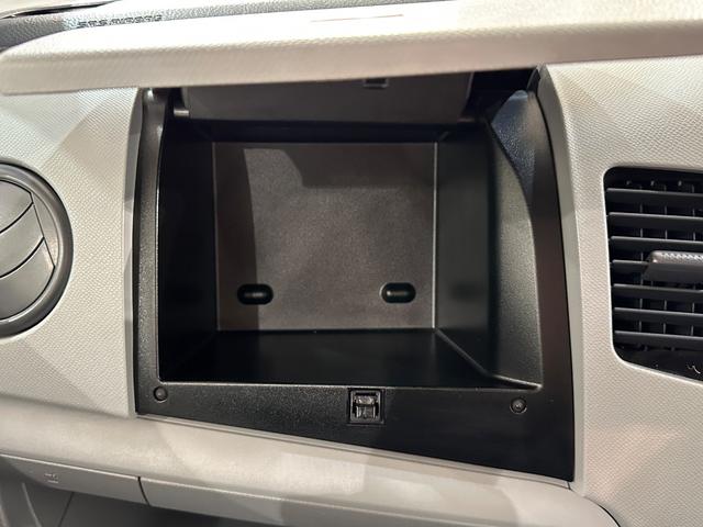 ワゴンＲ ＦＸ　キーレスエントリー　ＭＴ　盗難防止システム　ＣＤ　衝突安全ボディ　エアコン　パワーステアリング　パワーウィンドウ　エアバッグ（22枚目）