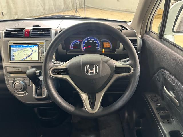 ゼストスパーク Ｗ　バックカメラ　ナビ　ＨＩＤ　スマートキー　電動格納ミラー　ベンチシート　ＡＴ　盗難防止システム　ＡＢＳ　ＣＤ　ＤＶＤ再生　ミュージックプレイヤー接続可　アルミホイール　衝突安全ボディ　エアコン（14枚目）