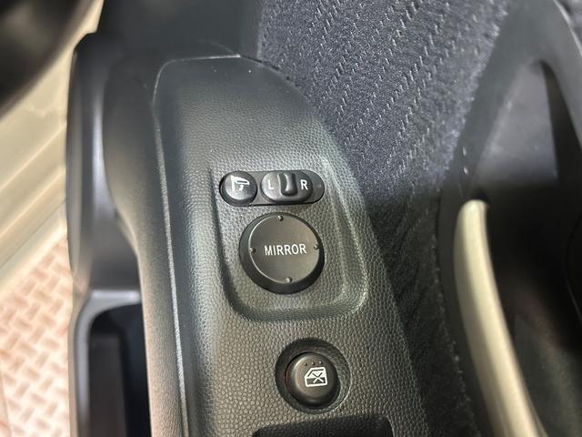 ゼストスパーク Ｗ　バックカメラ　ナビ　ＨＩＤ　スマートキー　電動格納ミラー　ベンチシート　ＡＴ　盗難防止システム　ＡＢＳ　ＣＤ　ＤＶＤ再生　ミュージックプレイヤー接続可　アルミホイール　衝突安全ボディ　エアコン（18枚目）