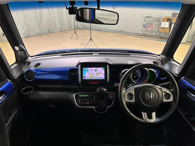 Ｎ－ＢＯＸ ２トーンカラースタイル　Ｇ・ターボＬパッケージ　ＥＴＣ　バックカメラ　両側スライド・片側電動　ナビ　ＴＶ　オートクルーズコントロール　スマートキー　アイドリングストップ　電動格納ミラー　ベンチシート　ＣＶＴ　ターボ　エアバッグ（6枚目）