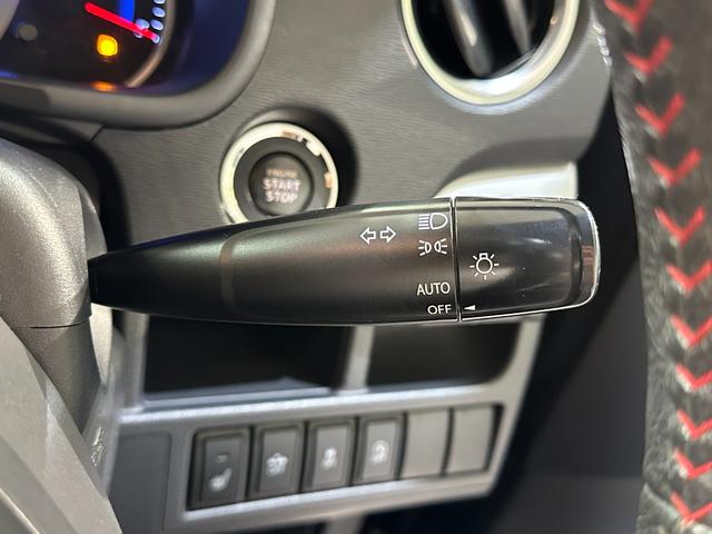 オートライト装備車両です。