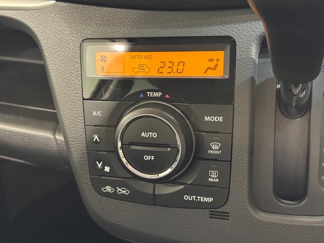 オートエアコン搭載車です。