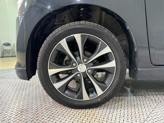 アルミホイール装着車です。