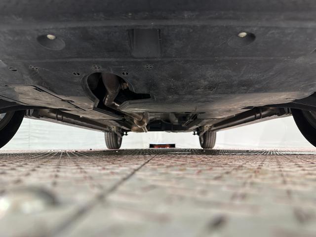 当店は整備工場以外にも自社板金工場も完備！！保険事故はもちろん、ちょっとしたキズ凹みの修理も格安にて承ります。