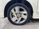 Ｗ　バックカメラ　ナビ　ＨＩＤ　スマートキー　電動格納ミラー　ベンチシート　ＡＴ　盗難防止システム　ＡＢＳ　ＣＤ　ＤＶＤ再生　ミュージックプレイヤー接続可　アルミホイール　衝突安全ボディ　エアコン（32枚目）