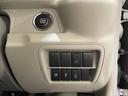 片側電動スライドドア装備車です。スマートキーです。プッシュボタンでエンジンをかけるタイプです。