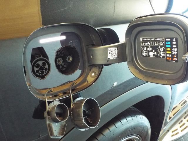 ＥＱＥ ＳＵＶ ＥＱＥ３５０　４マチック　ＳＵＶローンチエディション　ＥＱＥ３５０　４マチック　ＳＵＶローンチエディション（５名）黒本革　Ｗサンルーフ　３６０度カメラ　ヘッドアップディスプレイＥＴＣ２．０　ＡＩ機能　レーダークルーズ　キープレーン　自動駐車支援（40枚目）