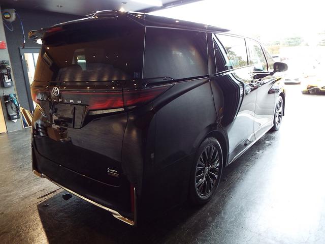 ヴェルファイアハイブリッド Ｚ　プレミア　サンルーフ　ヘッドアップディスプレイ　３６０度カメラ　ユニバーサルステップ　前後ドライブカメラ　後席電動オットマン　４席シートヒーター＆クーラー　レーダークルーズ　キープレーン　ブラインドスポット（6枚目）