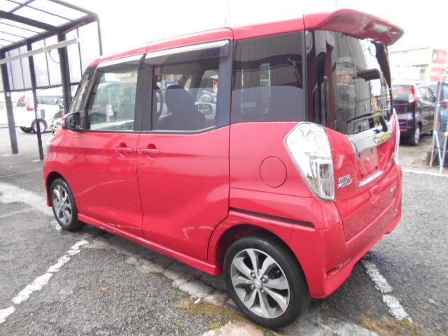 デイズルークス ハイウェイスター　Ｘ　Ｇパッケージ　アラウンドビューモニター／純正ナビＴＶ／バックカメラ／両側電動スライドドア／ＥＴＣ／プッシュスタート／純正アルミホイール（16枚目）