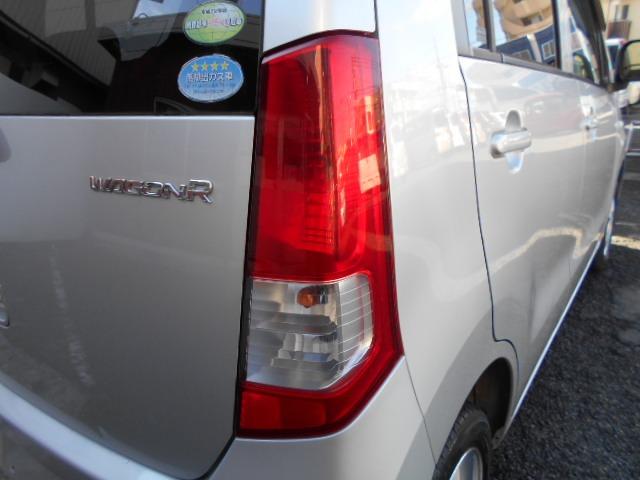 ワゴンＲ ＦＸ　純正ＣＤステレオ／キーレスエントリー／アルミホイール／ドアバイザー／リヤフルフラットシート（26枚目）