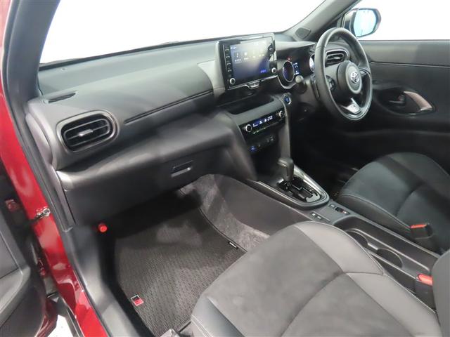 ヤリスクロス ＧＲスポーツ　トヨタ認定中古車　自動（衝突被害軽減）ブレーキ　インテリジェントクリアランスソナー　パノラマミックビューモニタ　パワーバックドア　純正ＤＡ　シートヒータ　ステアリングヒータ　社外マフラー　禁煙車（12枚目）