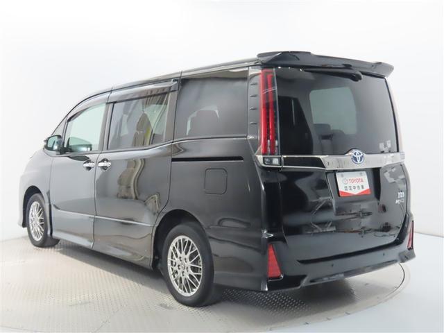 ノア ハイブリッドＳｉ　ダブルバイビーＩＩＩ　トヨタ認定中古車　自動（衝突被害軽減）ブレーキ　インテリジェントクリアランスソナー　純正９インチ地デジナビ　ＣＤ／ＤＶＤ再生機能　１２インチ後席モニター　シートヒータ　両側電動スライドドア　禁煙車（2枚目）