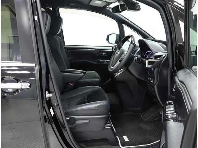 エスクァイア ハイブリッドＧｉプレミアムパッケジブラックテーラード　トヨタ認定中古車　自動（衝突被害軽減）ブレーキ　インテリジェントクリアランスソナ　パナソニック製地デジナビ　ＣＤ／ＤＶＤ再生機能　後席モニタ　ＬＥＤヘッドライト　ドライブレコーダ　禁煙車（13枚目）