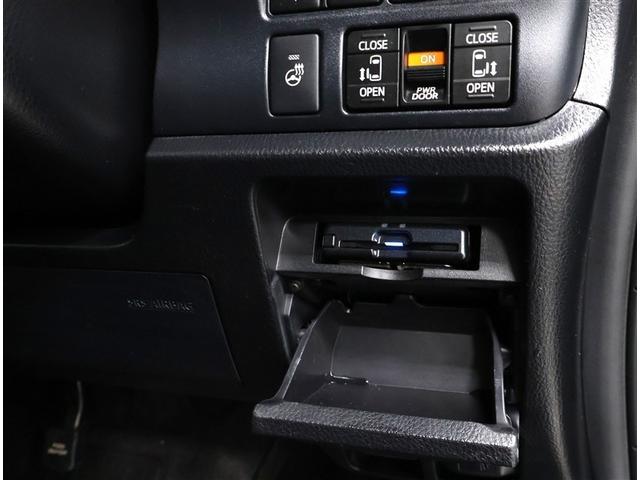 エスクァイア ハイブリッドＧｉプレミアムパッケジブラックテーラード　トヨタ認定中古車　自動（衝突被害軽減）ブレーキ　インテリジェントクリアランスソナ　パナソニック製地デジナビ　ＣＤ／ＤＶＤ再生機能　後席モニタ　ＬＥＤヘッドライト　ドライブレコーダ　禁煙車（16枚目）