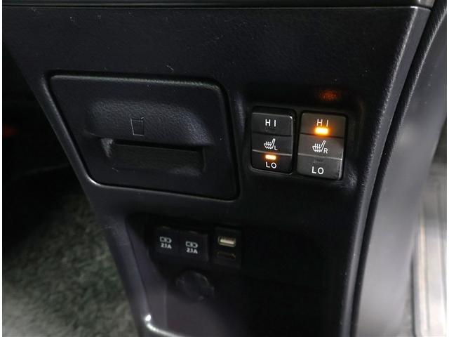 エスクァイア ハイブリッドＧｉプレミアムパッケジブラックテーラード　トヨタ認定中古車　自動（衝突被害軽減）ブレーキ　インテリジェントクリアランスソナ　パナソニック製地デジナビ　ＣＤ／ＤＶＤ再生機能　後席モニタ　ＬＥＤヘッドライト　ドライブレコーダ　禁煙車（18枚目）