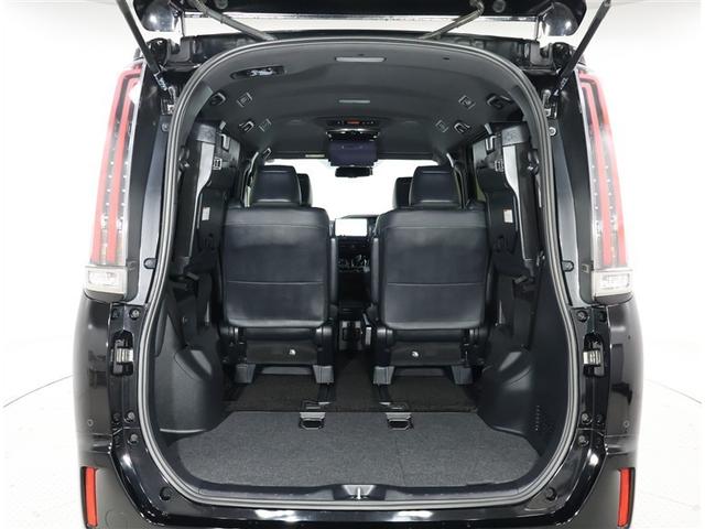 エスクァイア ハイブリッドＧｉプレミアムパッケジブラックテーラード　トヨタ認定中古車　自動（衝突被害軽減）ブレーキ　インテリジェントクリアランスソナ　パナソニック製地デジナビ　ＣＤ／ＤＶＤ再生機能　後席モニタ　ＬＥＤヘッドライト　ドライブレコーダ　禁煙車（24枚目）