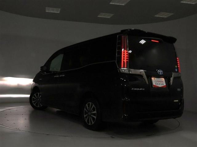 エスクァイア ハイブリッドＧｉプレミアムパッケジブラックテーラード　トヨタ認定中古車　自動（衝突被害軽減）ブレーキ　インテリジェントクリアランスソナ　パナソニック製地デジナビ　ＣＤ／ＤＶＤ再生機能　後席モニタ　ＬＥＤヘッドライト　ドライブレコーダ　禁煙車（29枚目）