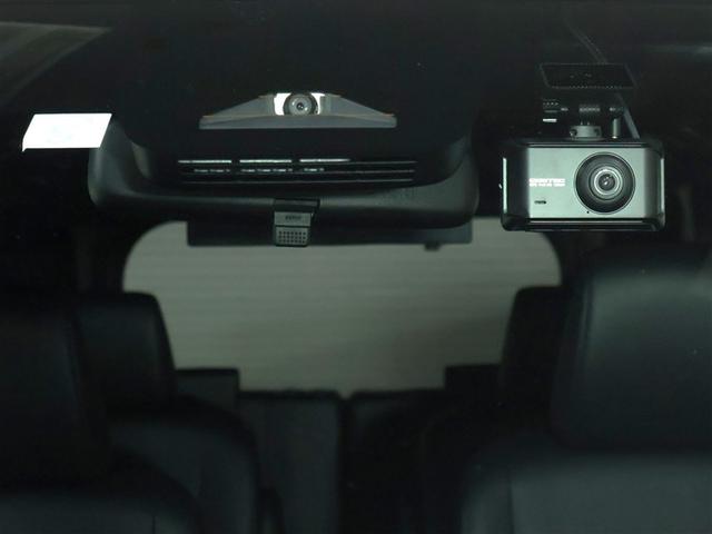 ヴォクシー ハイブリッドＳ－Ｚ　トヨタ認定中古車　自動（衝突被害軽減）ブレーキ　インテリジェントクリアランスソナー　コネクテッド地デジＤＡナビ　ＣＤ／ＤＶＤ再生機能　後席モニター　電源コンセントＡＣ１００Ｖ　シートヒータ　禁煙車（11枚目）