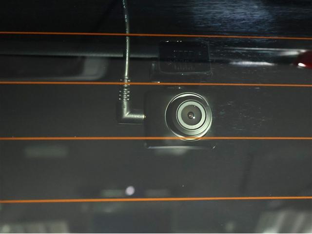 ヴォクシー ハイブリッドＳ－Ｚ　トヨタ認定中古車　自動（衝突被害軽減）ブレーキ　インテリジェントクリアランスソナー　コネクテッド地デジＤＡナビ　ＣＤ／ＤＶＤ再生機能　後席モニター　電源コンセントＡＣ１００Ｖ　シートヒータ　禁煙車（12枚目）