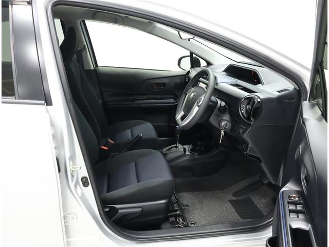 アクア Ｓ　ＬＥＤヘッドライト　ＬＥＤフォグランプ　純正ワンセグナビ　ＣＤ再生機能　バックガイドモニター　キーレスエントリー　純正アルミホイール　禁煙車（11枚目）