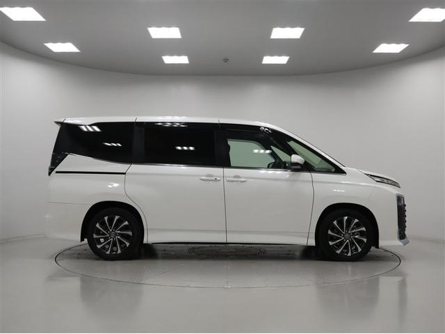 ヴォクシー ハイブリッドＳ－Ｚ　自動（衝突被害軽減）ブレーキ　インテリジェントクリアランスソナ　ブラインドスポットモニタ　ドライブレコーダ　コネクテッド地デジナビ　ＣＤ／ＤＶＤ再生機能　後席モニタ　電源コンセントＡＣ１００Ｖ　禁煙車（5枚目）