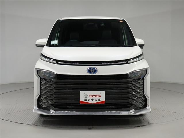 ヴォクシー ハイブリッドＳ－Ｚ　自動（衝突被害軽減）ブレーキ　インテリジェントクリアランスソナ　ブラインドスポットモニタ　ドライブレコーダ　コネクテッド地デジナビ　ＣＤ／ＤＶＤ再生機能　後席モニタ　電源コンセントＡＣ１００Ｖ　禁煙車（6枚目）