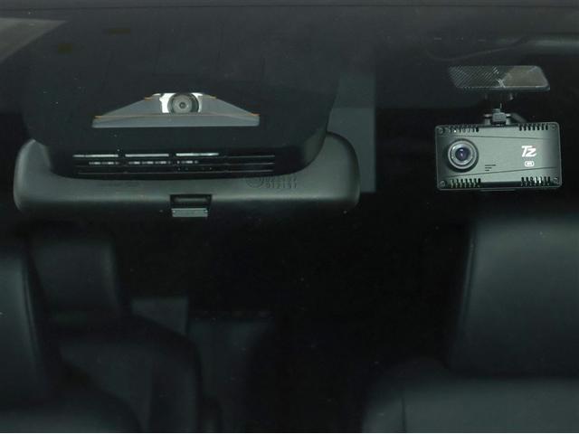 ヴォクシー ハイブリッドＳ－Ｚ　自動（衝突被害軽減）ブレーキ　インテリジェントクリアランスソナ　ブラインドスポットモニタ　ドライブレコーダ　コネクテッド地デジナビ　ＣＤ／ＤＶＤ再生機能　後席モニタ　電源コンセントＡＣ１００Ｖ　禁煙車（11枚目）