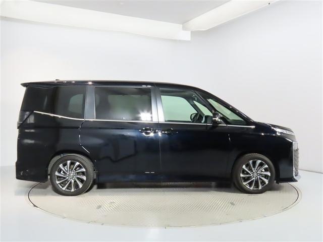 ヴォクシー Ｓ－Ｚ　自動（衝突被害軽減）ブレーキ　インテリジェントクリアランスソナ　パノラマミックビューモニター　ドライブレコーダ　デジタルインナーミラー　コネクテッド地デジナビ　ＣＤ／ＤＶＤ再生機能　パワーバックドア（4枚目）