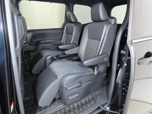 ヴォクシー Ｓ－Ｚ　自動（衝突被害軽減）ブレーキ　インテリジェントクリアランスソナ　パノラマミックビューモニター　ドライブレコーダ　デジタルインナーミラー　コネクテッド地デジナビ　ＣＤ／ＤＶＤ再生機能　パワーバックドア（11枚目）