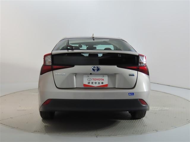 プリウス Ａ　トヨタ認定中古車　自動（衝突被害軽減）ブレーキ　ブラインドスポットモニタ　パノラマミックビューモニタ　ドライブレコーダ　コネクテッド地デジナビ　ＣＤ／ＤＶＤ再生機能　電源コンセントＡＣ１００Ｖ　禁煙車（2枚目）