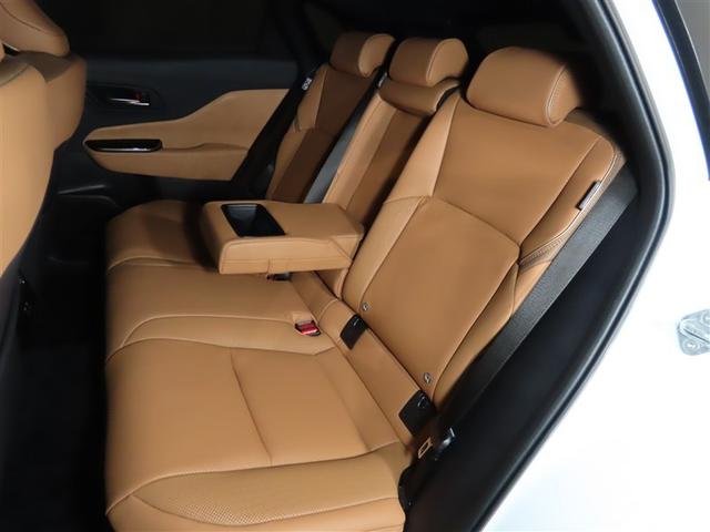 クラウンスポーツ Ｚ　トヨタ認定中古車　モデリスタフルエアロ　自動（衝突被害軽減）ブレーキ　パノラマミックビューモニター　ドライブレコーダ　　コネクテッド地デジナビ　本革シート　シートヒータ　パワーバックドア　禁煙車（11枚目）