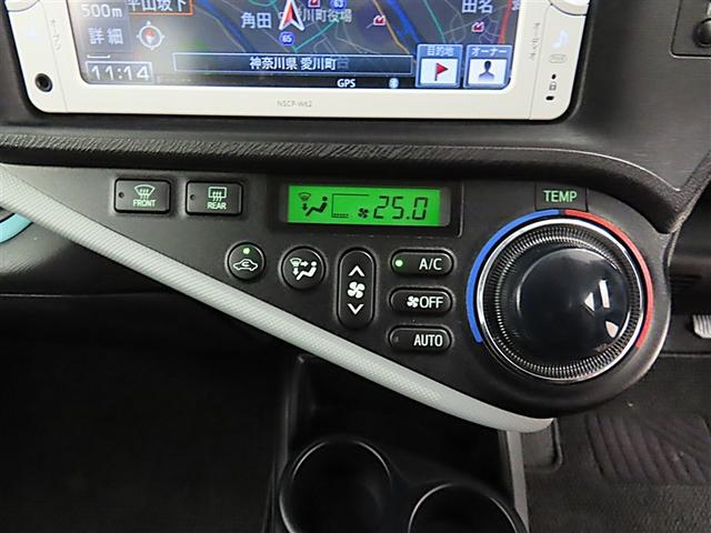 アクア S トヨタ認定中古車ライト 純正ワンセグナビ CD再生機能 ナノイーエアコン シートヒータ オートフェンダーポール スマートエントリーキー 禁煙車 ワンオーナー(12枚目)