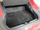 スポーツカーでも日常使いには、十分な積載容量のあるトランクスペースです!更にたくさんの荷物や長めの荷物を積みたい時は、リヤシートのシートバックを倒してトランクスペースの積載容量UPで対応できます!