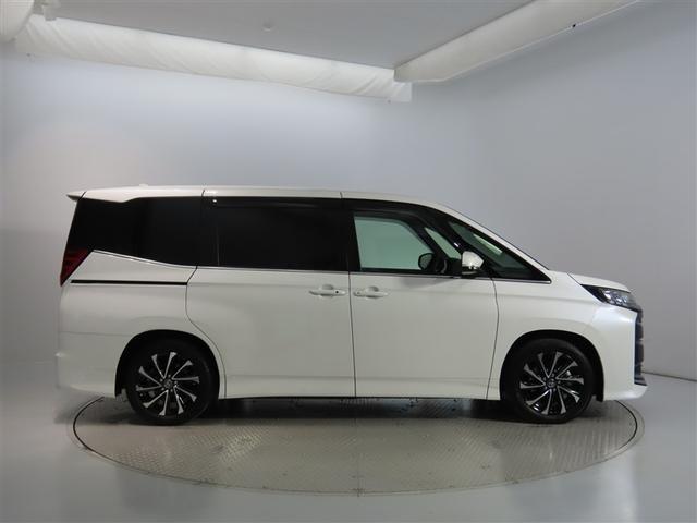 ノア ハイブリッドＳ－Ｚ　トヨタ認定中古車・禁煙車・ワンオーナー・自動（軽減）ブレーキ・純正メモリーナビゲーション・フルセグ・バックガイドモニター・後席モニター・両側パワースライドドア・クルーズコントロール・アルミホイール（23枚目）