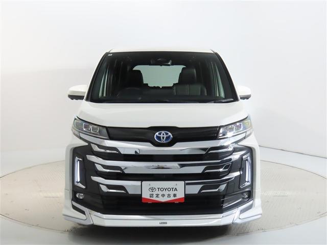 ノア ハイブリッドS-Z トヨタ認定中古車・禁煙車・ワンオーナー・自動(軽減)ブレーキ・純正メモリーナビゲーション・フルセグ・後席モニター・バックガイドモニター・両側パワースライドドア・スマートキー・LEDヘッドライト・ETC(5枚目)