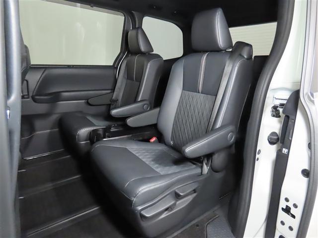 ノア ハイブリッドS-Z トヨタ認定中古車・禁煙車・ワンオーナー・自動(軽減)ブレーキ・純正メモリーナビゲーション・フルセグ・後席モニター・バックガイドモニター・両側パワースライドドア・スマートキー・LEDヘッドライト・ETC(12枚目)