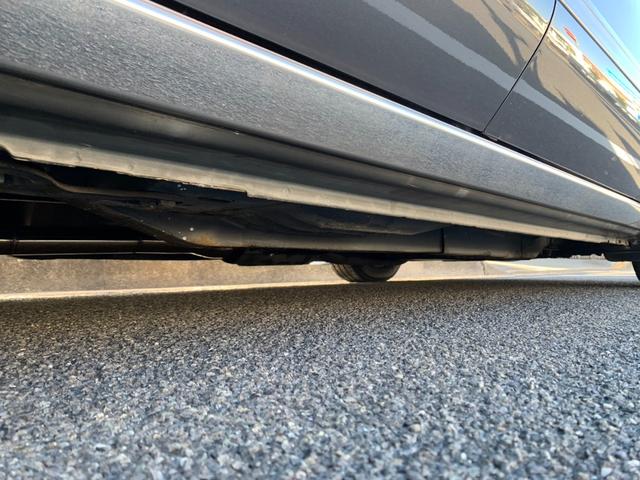 グロリア・シーマ タイプＩＩリミテッド　ＪＩＣ車高調付き公認済み　ＪＡＳＴ．ＯＮワンオフマフラー音量調整バルブ付き　純正オプションリップ／リアスポイラー／リアアンダー　タイベル／ウォーターポンプ交換済み　ドラレコ／ＥＴＣ　クーラー修理済み（26枚目）