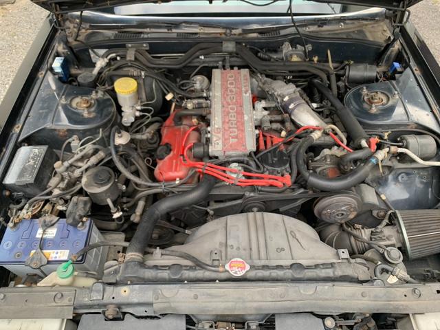 セドリック ブロアムＶＩＰ　ターボ　車高調　社外マフラー　タイベル交換済み　社外プラグコード／エアクリ　青内装（5枚目）