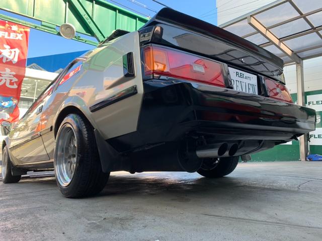 元色は白の塗り替えゴールドツートンですので好みは別れますね。