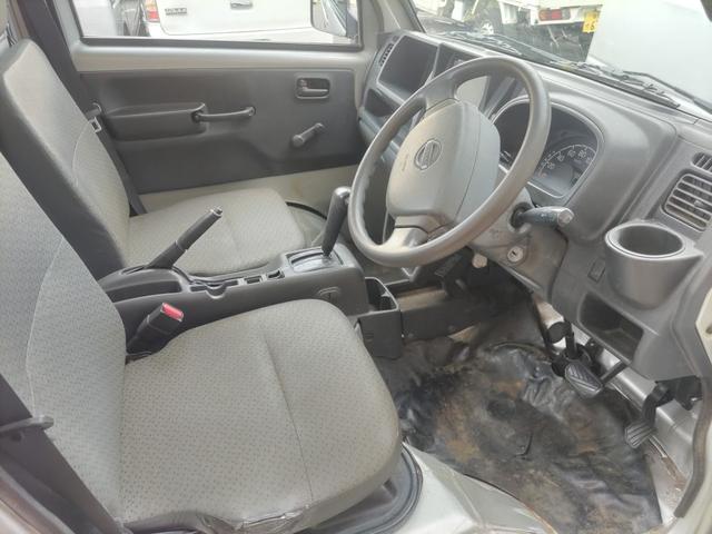 ＮＴ１００クリッパートラック 　４ＷＤ　オートマ　ＡＴ（9枚目）