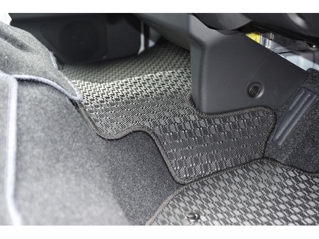 スーパーGL ダークプライムII 新車未登録 4WDパッケージ アルミホイール ブロックタイヤ バンパーガード アゲ系カスタム 寒冷地仕様 ミラーヒーター付き フルオプション フロアマット フラットベッドキット 車中泊 キャンプ(14枚目)