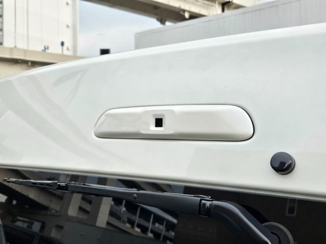 ハイエースワゴン ＧＬ　ベッドキット架装　ＢＩＧ－Ｘシンプルモデル　ＥＴＣ　シートカバー　ＥＳＳＥＸフロントスポイラーｖｅｒ４　ＥＳＳＥＸアルミホイール　ＥＮＣＳ－１７インチ（ブラック／リムブラック）（30枚目）