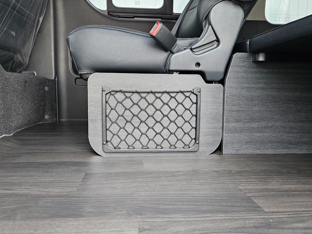 ハイエースワゴン ＧＬ　ベッドキット架装　ＢＩＧ－Ｘシンプルモデル　ＥＴＣ　シートカバー　ＥＳＳＥＸフロントスポイラーｖｅｒ４　ＥＳＳＥＸアルミホイール　ＥＮＣＳ－１７インチ（ブラック／リムブラック）（37枚目）