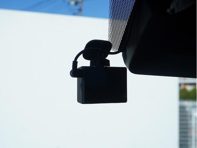 ハイエースバン スーパーGL ダークプライムII ESSEX ENCM-16インチアルミ フロントスポイラーver4 サイドライナー リアライナー 2インチローダウン カロッツェリア7インチ楽ナビ ETC ドライブレコーダー(42枚目)