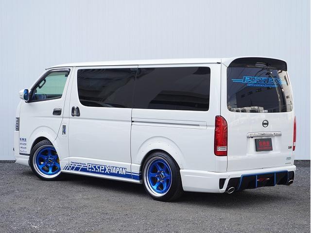 ハイエースバン スーパーＧＬ　５０ＴＨ　アニバーサリーリミテッド　ＡＬＰＩＮＥ　ＢＩＧ－Ｘ／フリップベッドキット／ドライブレコーダー／ＰＩＶＯＴオートクルーズ付スロコン／フロントスピーカー交換／ＥＳＳＥＸ１９インチアルミホイール／クワトログリル／フルエアロ（3枚目）