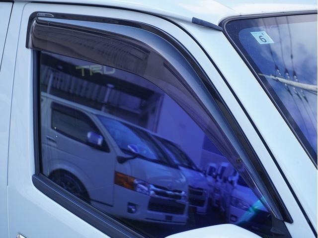 ハイエースバン スーパーＧＬ　５０ＴＨ　アニバーサリーリミテッド　ＡＬＰＩＮＥ　ＢＩＧ－Ｘ／フリップベッドキット／ドライブレコーダー／ＰＩＶＯＴオートクルーズ付スロコン／フロントスピーカー交換／ＥＳＳＥＸ１９インチアルミホイール／クワトログリル／フルエアロ（11枚目）